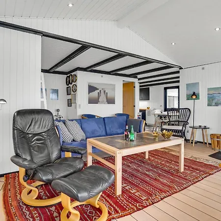 4 Bedroom Gorgeous In 펜션